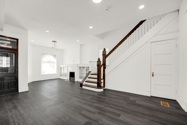 928 E 46th Street, Chicago, IL 60653