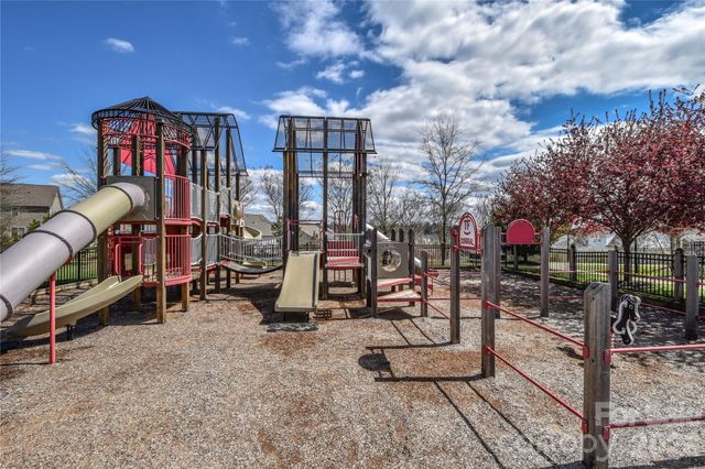 3050 Streamside Drive, Davidson, NC 28036