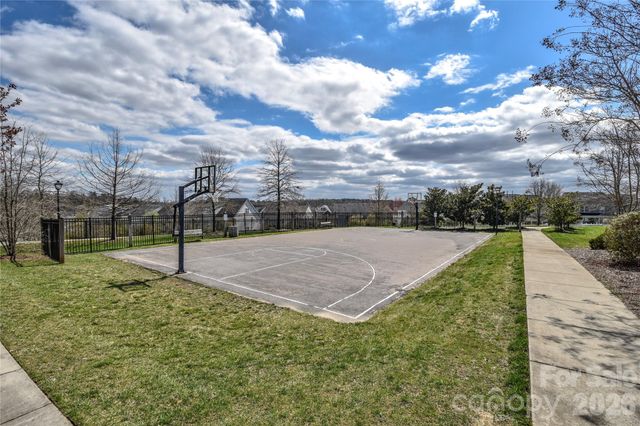 3050 Streamside Drive, Davidson, NC 28036