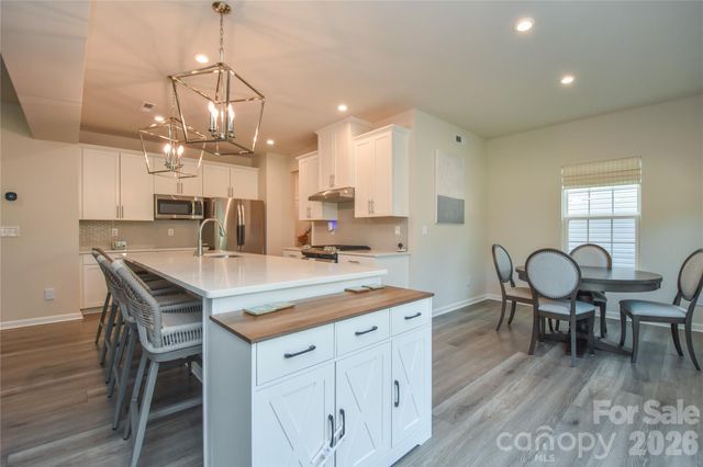 3050 Streamside Drive, Davidson, NC 28036