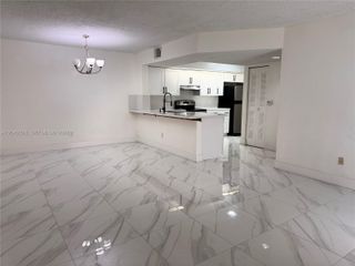 18830 NW 57th Avenue 106, Hialeah, FL 33015