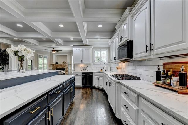 2420 Hopehaven Way, Hoschton, GA 30548