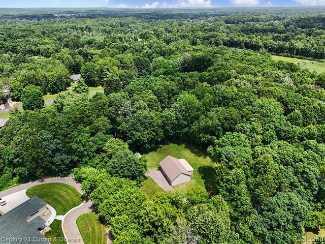 11343 Philway Court, Brighton, MI 48114