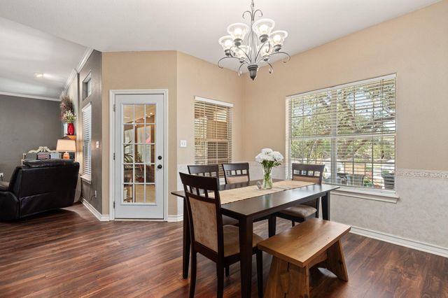 75 Four T Ranch RD, Georgetown, TX 78633