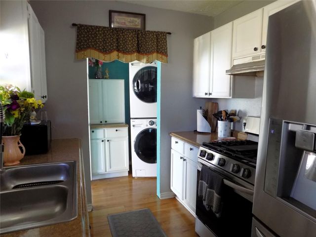 5016 Creekmont Drive, Houston, TX 77091