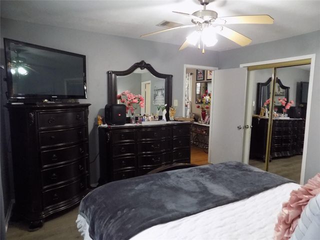 5016 Creekmont Drive, Houston, TX 77091