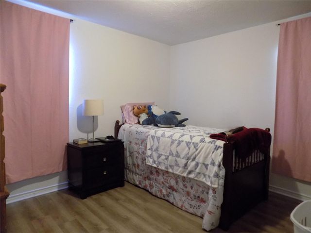 5016 Creekmont Drive, Houston, TX 77091