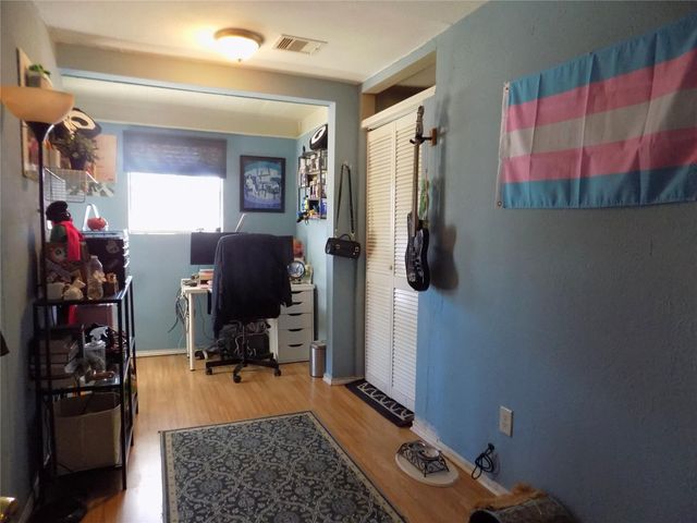 5016 Creekmont Drive, Houston, TX 77091