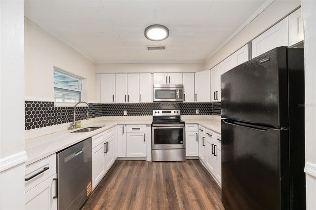 895 SW 80TH AVENUE, Ocala, FL 34481