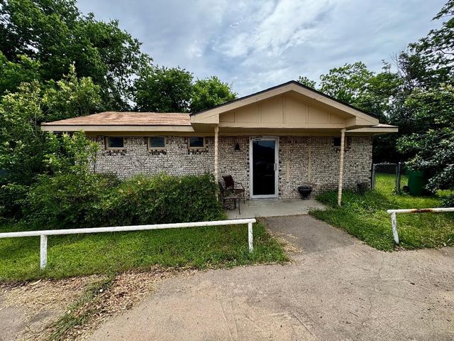 1115 Alexander Road, Stephenville, TX 76401