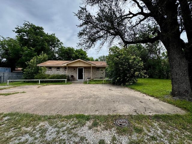 1115 Alexander Road, Stephenville, TX 76401