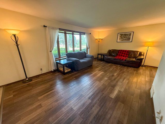 2311 W Oakwood ROAD, Oak Creek, WI 53154