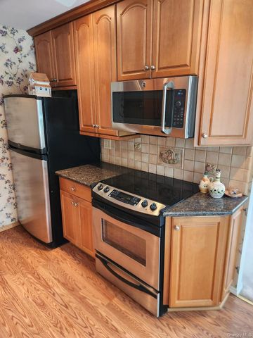 7 Bertlee Drive, Huntington, NY 11746