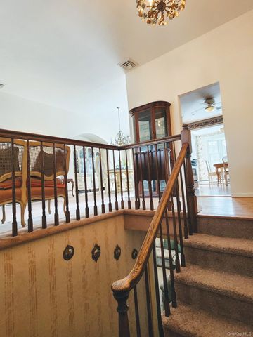 7 Bertlee Drive, Huntington, NY 11746
