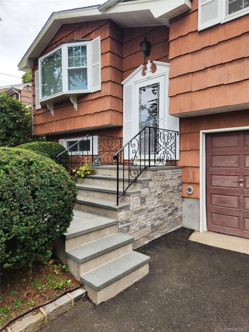 7 Bertlee Drive, Huntington, NY 11746