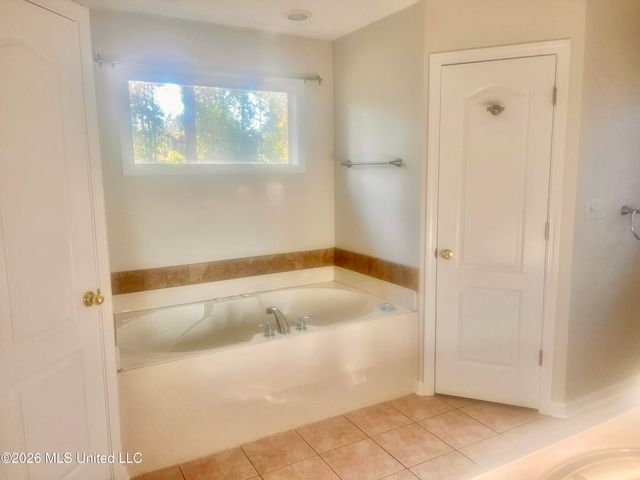 2160 Heritage Cove, Hernando, MS 38632