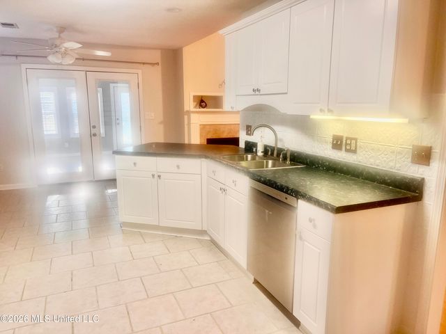 2160 Heritage Cove, Hernando, MS 38632