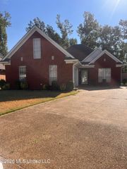 2160 Heritage Cove, Hernando, MS 38632