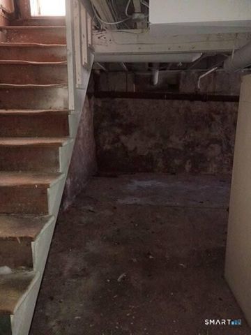 15 Woodruff Street, Southington, CT 06489