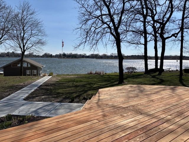 S106W20597 N Shore DRIVE, Muskego, WI 53150