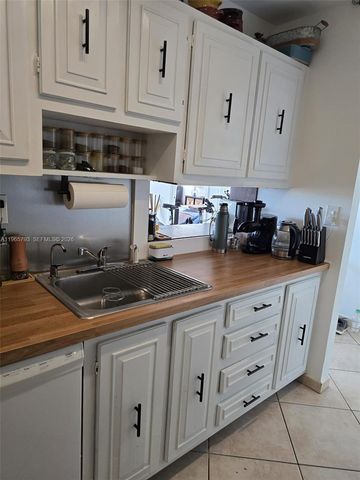 2450 NE 135th St 508, North Miami, FL 33181