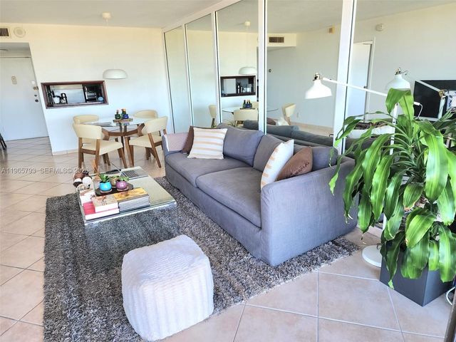 2450 NE 135th St 508, North Miami, FL 33181