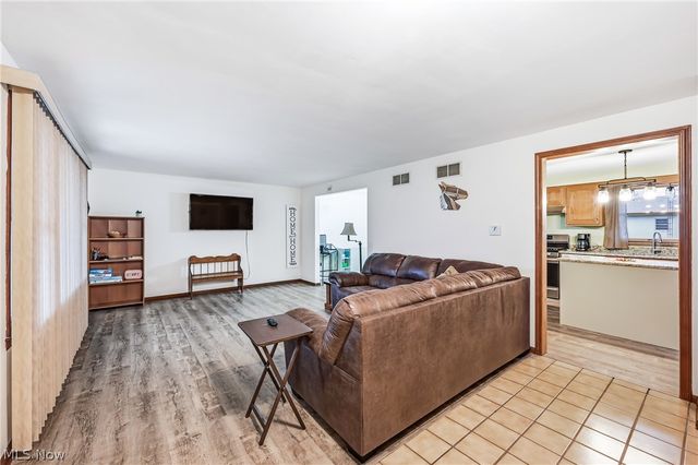 4562 Sheffield Drive, Austintown, OH 44515