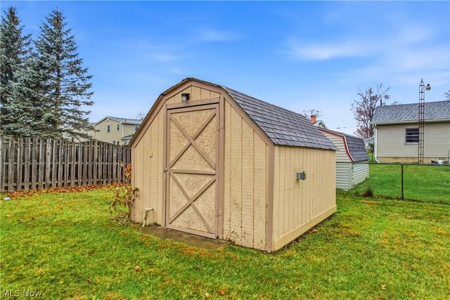 4562 Sheffield Drive, Austintown, OH 44515