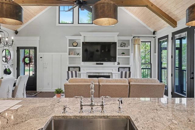 137 Kilmoore Lane, Hayesville, NC 28904