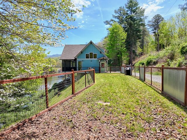 137 Kilmoore Lane, Hayesville, NC 28904