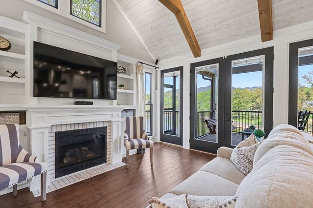 137 Kilmoore Lane, Hayesville, NC 28904