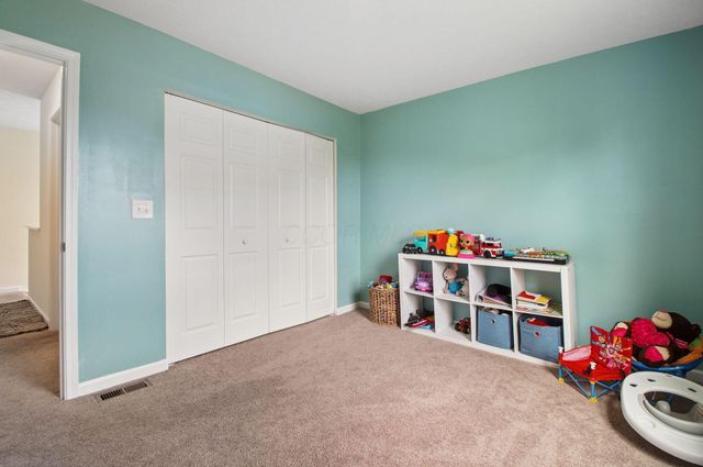 1075 Legacy Lane, Pataskala, OH 43062