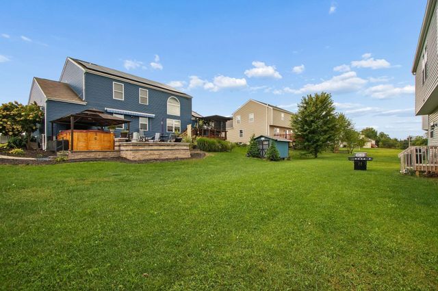 1075 Legacy Lane, Pataskala, OH 43062
