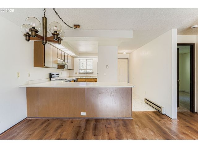 3404 19TH Ave, Forest Grove, OR 97116