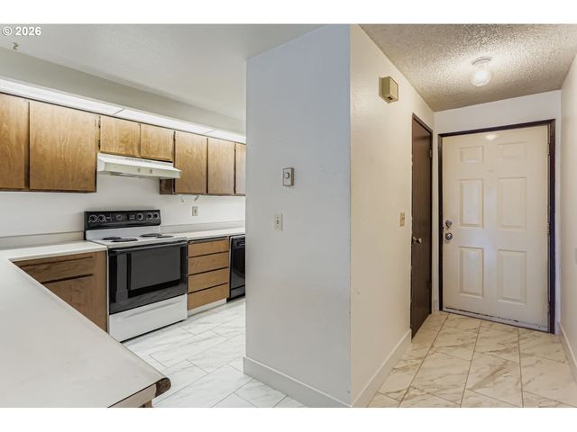 3404 19TH Ave, Forest Grove, OR 97116