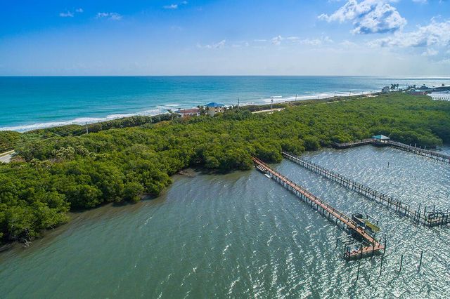 23 NE Macarthur Boulevard, Stuart, FL 34996