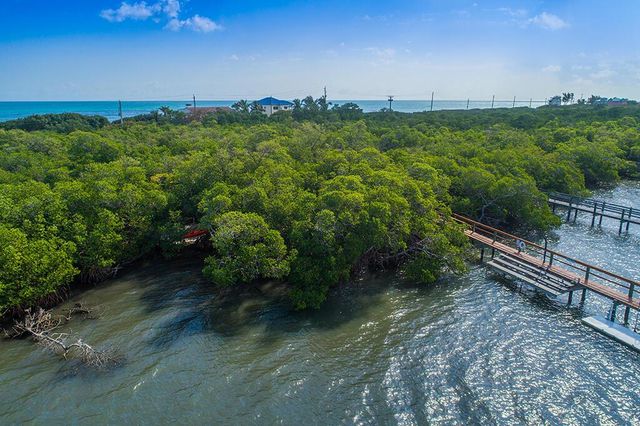 23 NE Macarthur Boulevard, Stuart, FL 34996