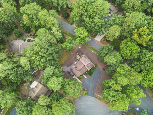 3200 Hunts Bridge Ct, Midlothian, VA 23112