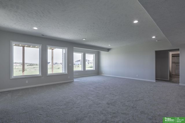 5807 N 197th Street, Elkhorn, NE 68022