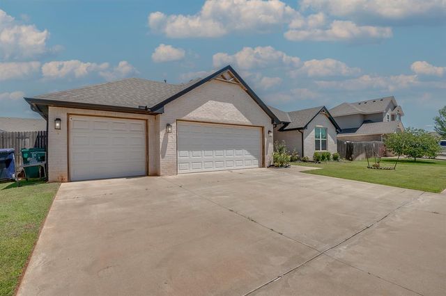 11017 SW 32nd Street, Yukon, OK 73099