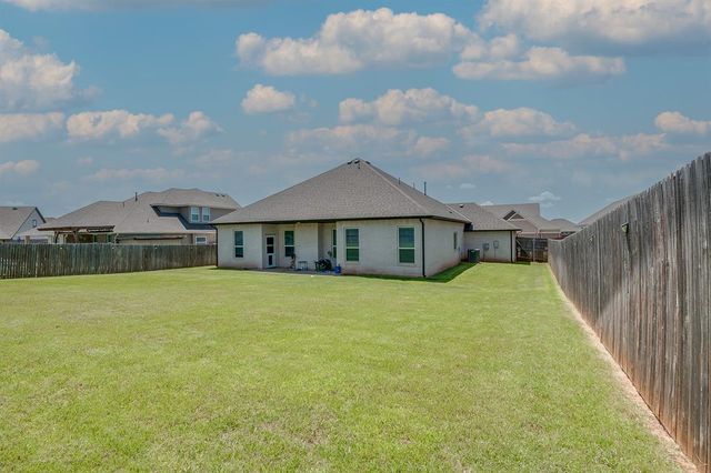 11017 SW 32nd Street, Yukon, OK 73099