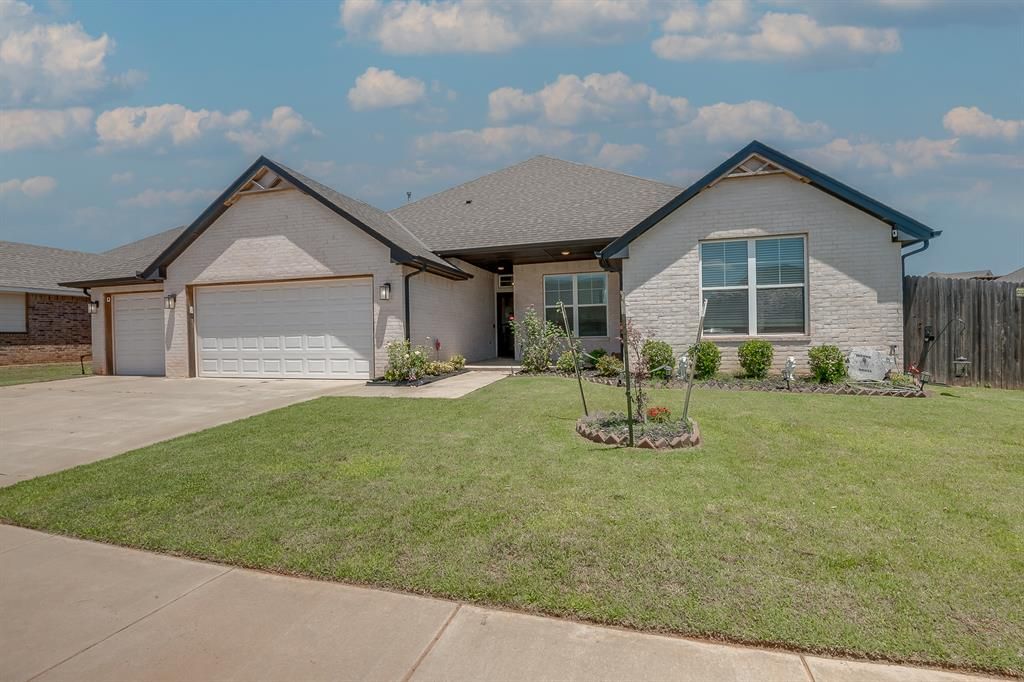 11017 SW 32nd Street, Yukon, OK 73099