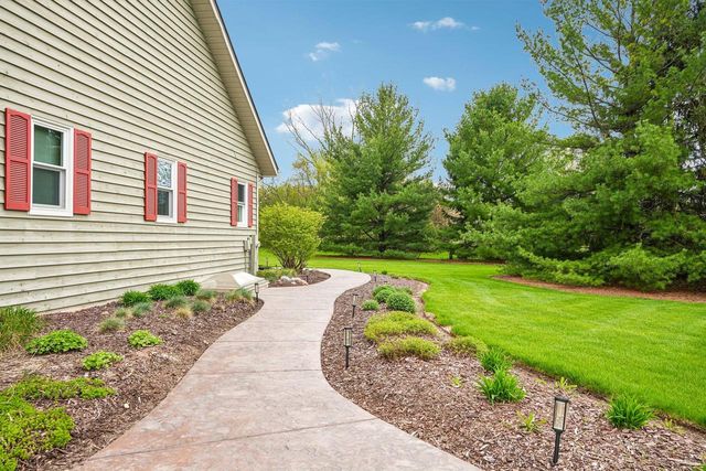 N43W33183 Glen Parc CIRCLE, Nashotah, WI 53058