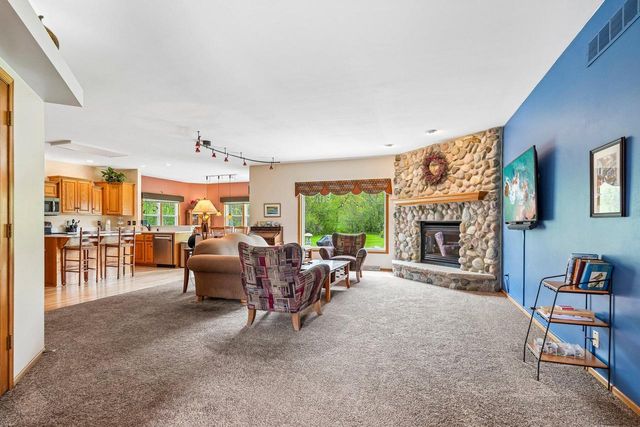 N43W33183 Glen Parc CIRCLE, Nashotah, WI 53058