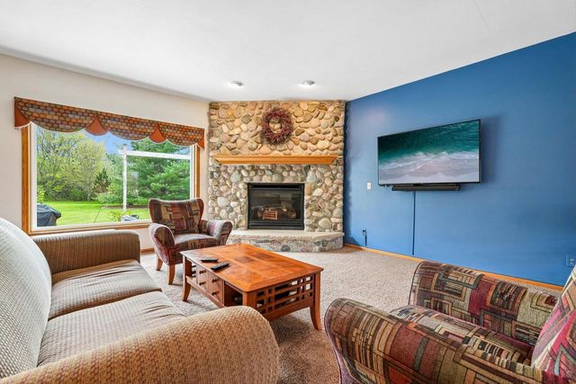 N43W33183 Glen Parc CIRCLE, Nashotah, WI 53058