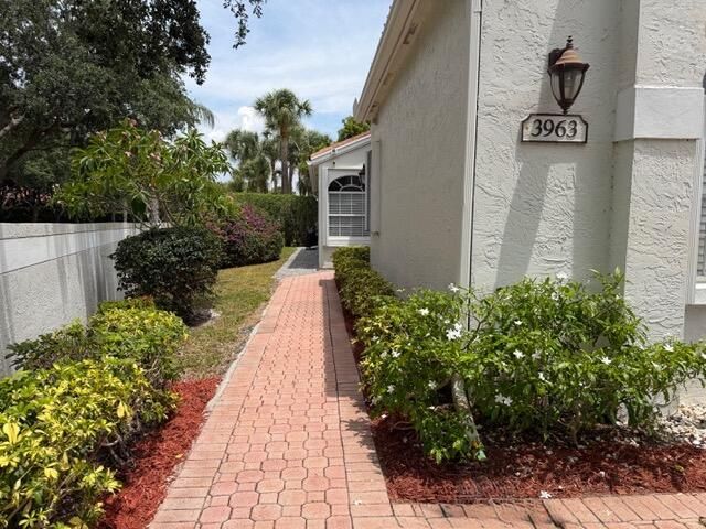 3963 Redondo Court, Boca Raton, FL 33487