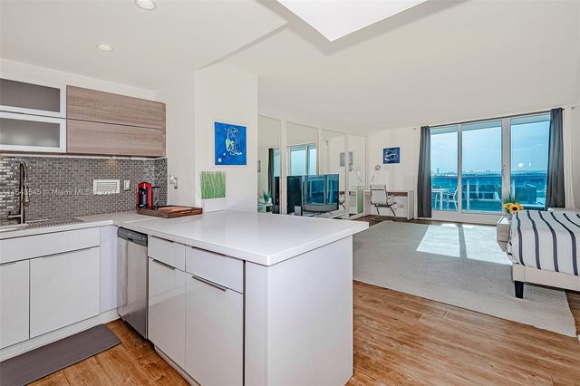 2301 Collins Ave 1230, Miami Beach, FL 33139