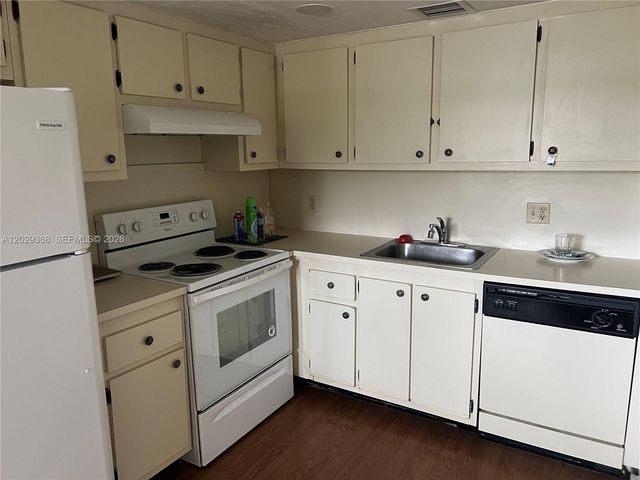 800 SW 131st Avenue 206F, Pembroke Pines, FL 33027