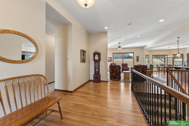 12219 S 75th Circle, Papillion, NE 68046