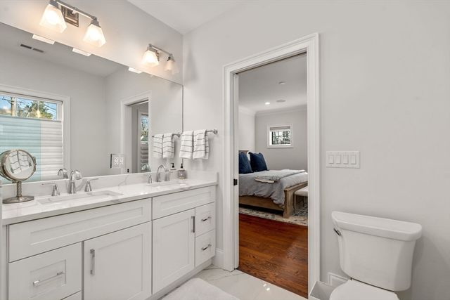 210 Evelyn 210, Newton, MA 02468